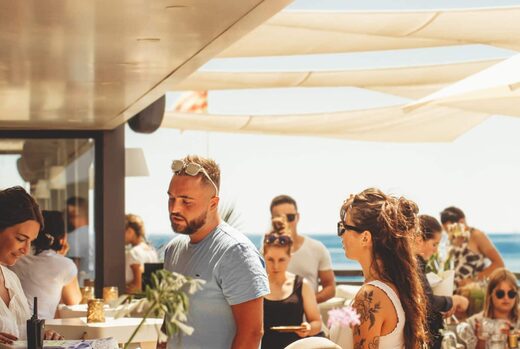 Le Pub Del Mar, dépaysement garanti face à la Méditerranée